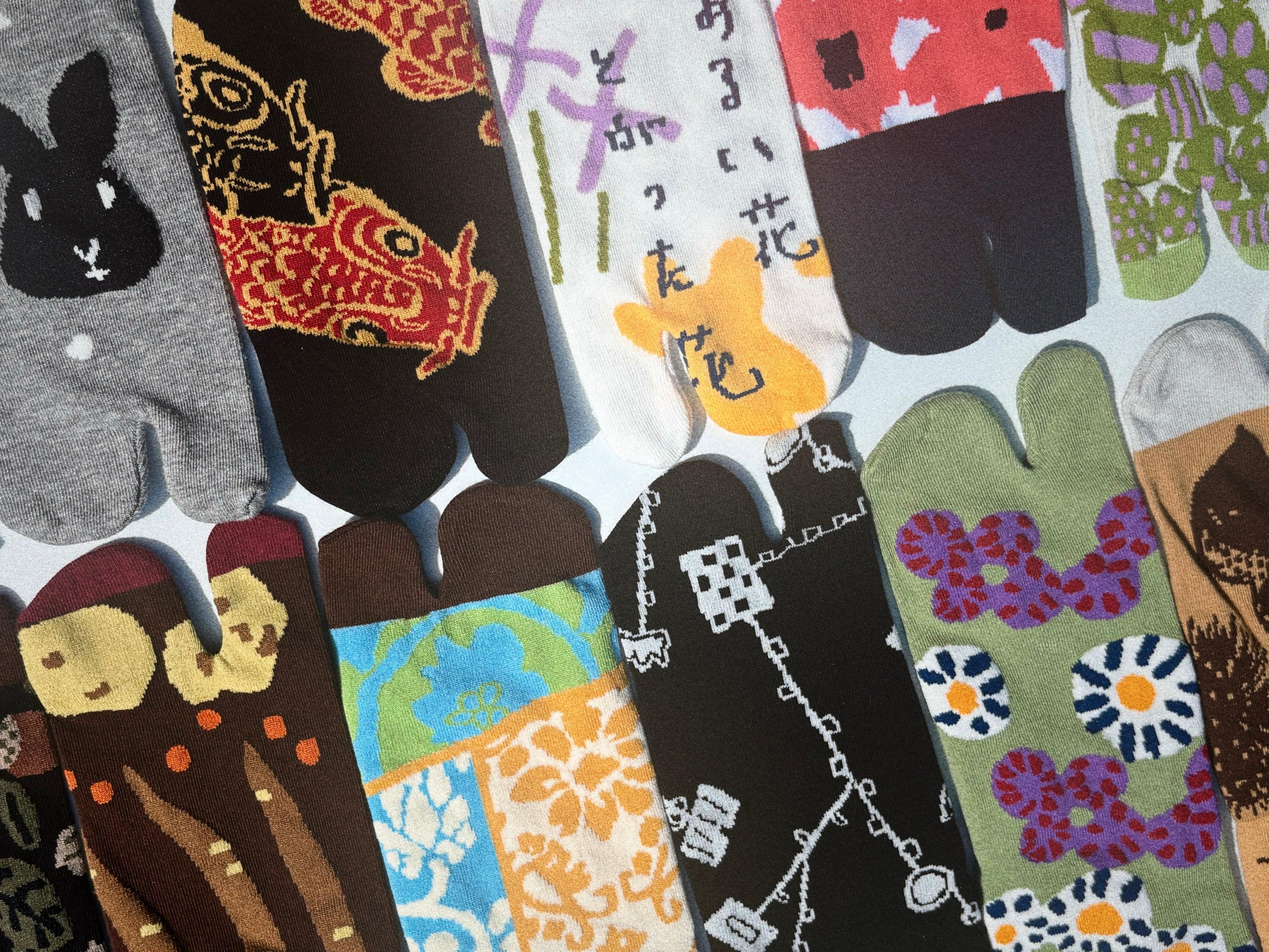 Graphic Printed Tabi Socks