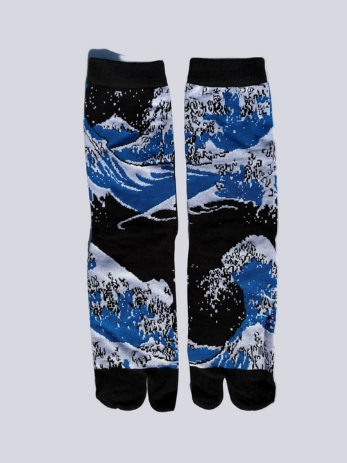 Black tabi split-toe socks with full allover Hokusai Great Wave off Kanagawa print in blue and white — Japanese ukiyo-e art tabi socks made of cotton