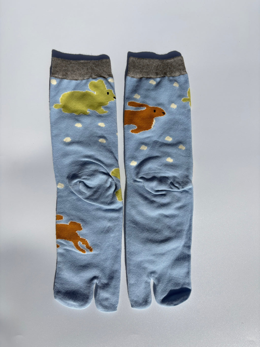 Rabbits in the sky Tabi socks