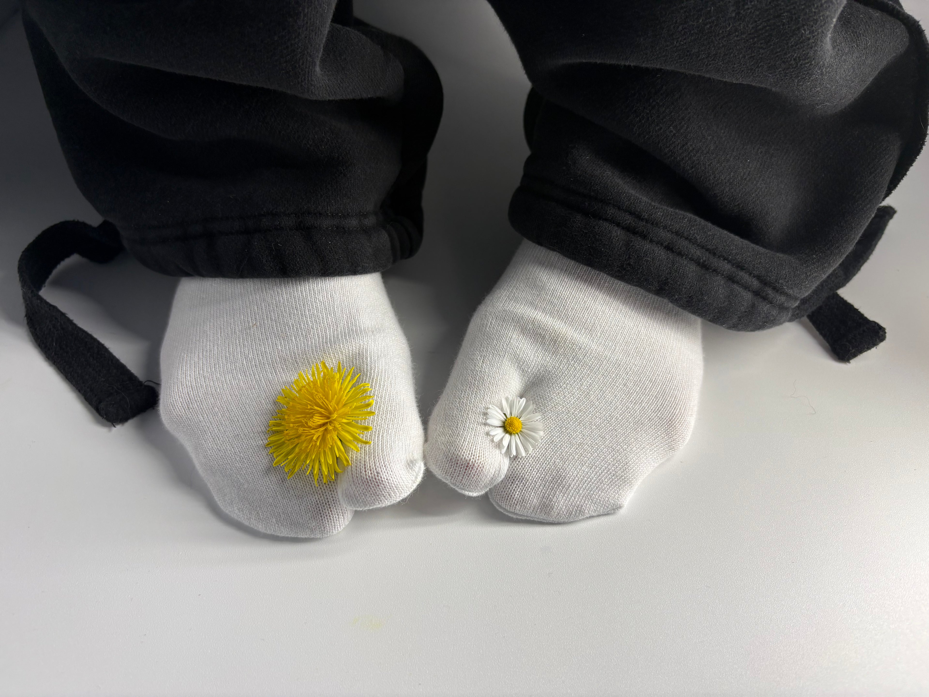 Classic white Tabi crew socks