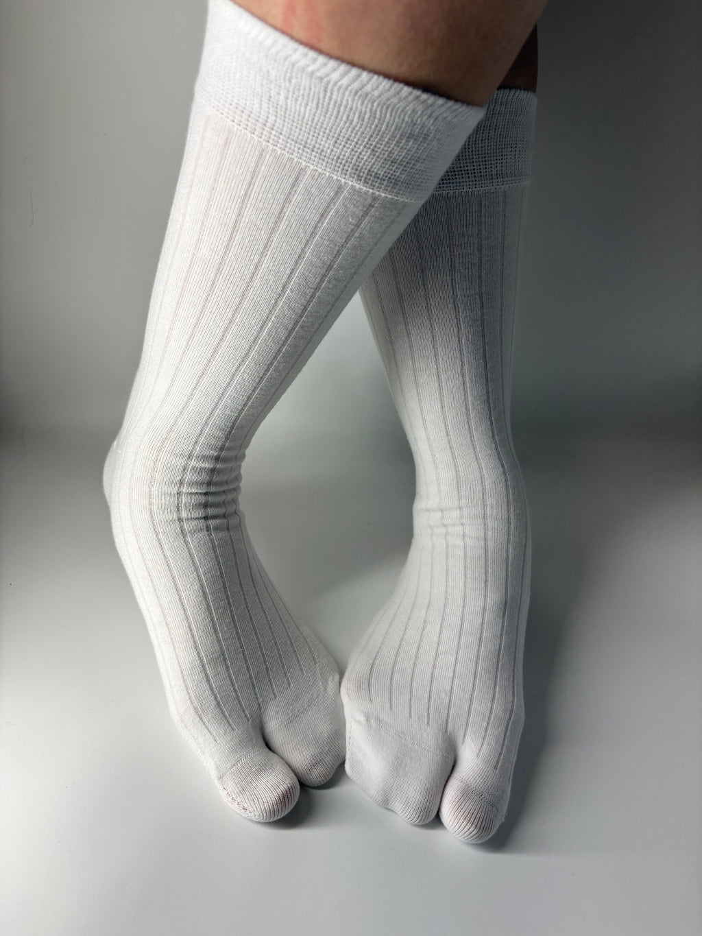 White Ribbed Tabi crew socks