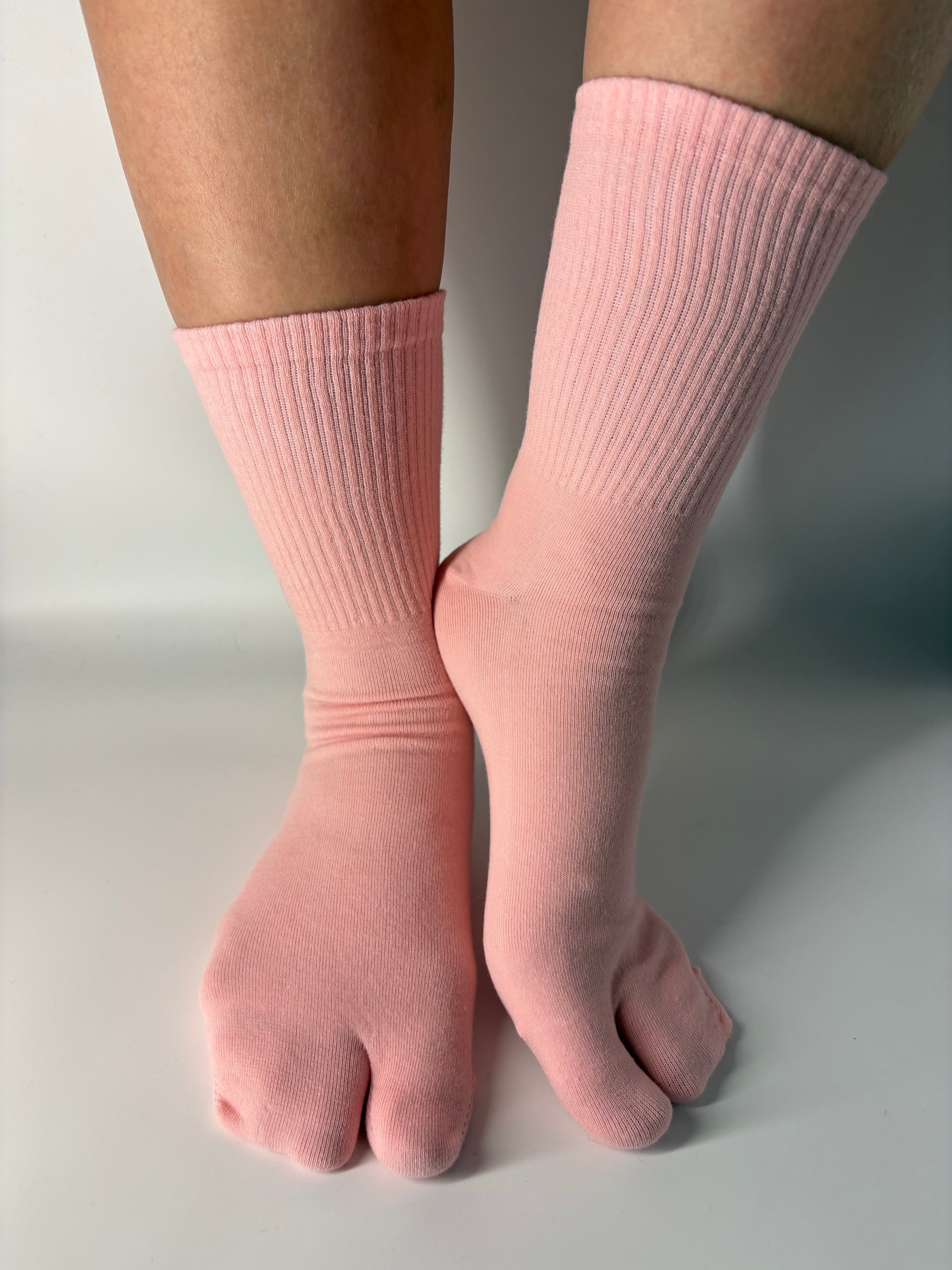 Light pink essential crew Tabi socks