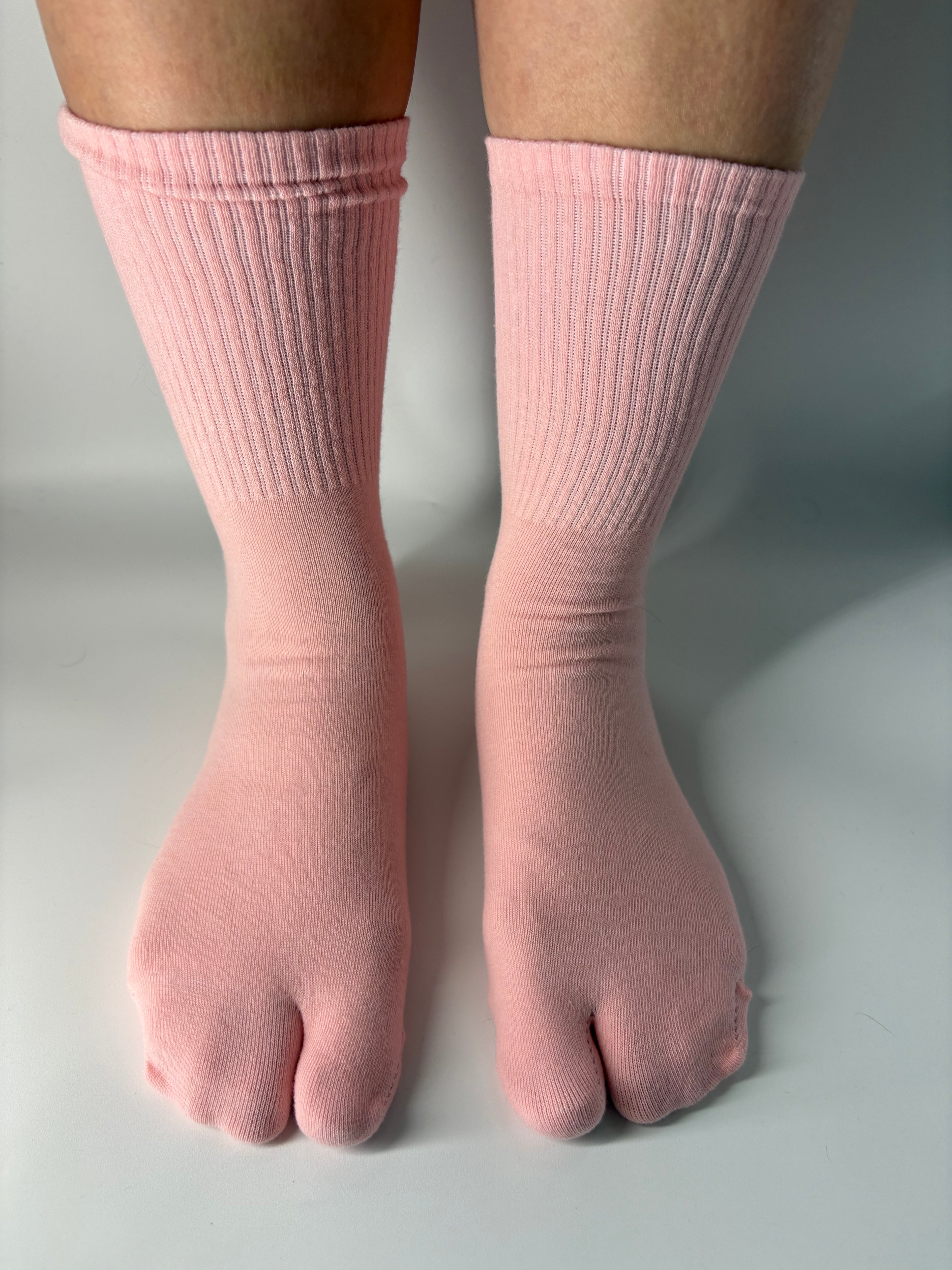 Light pink essential crew Tabi socks