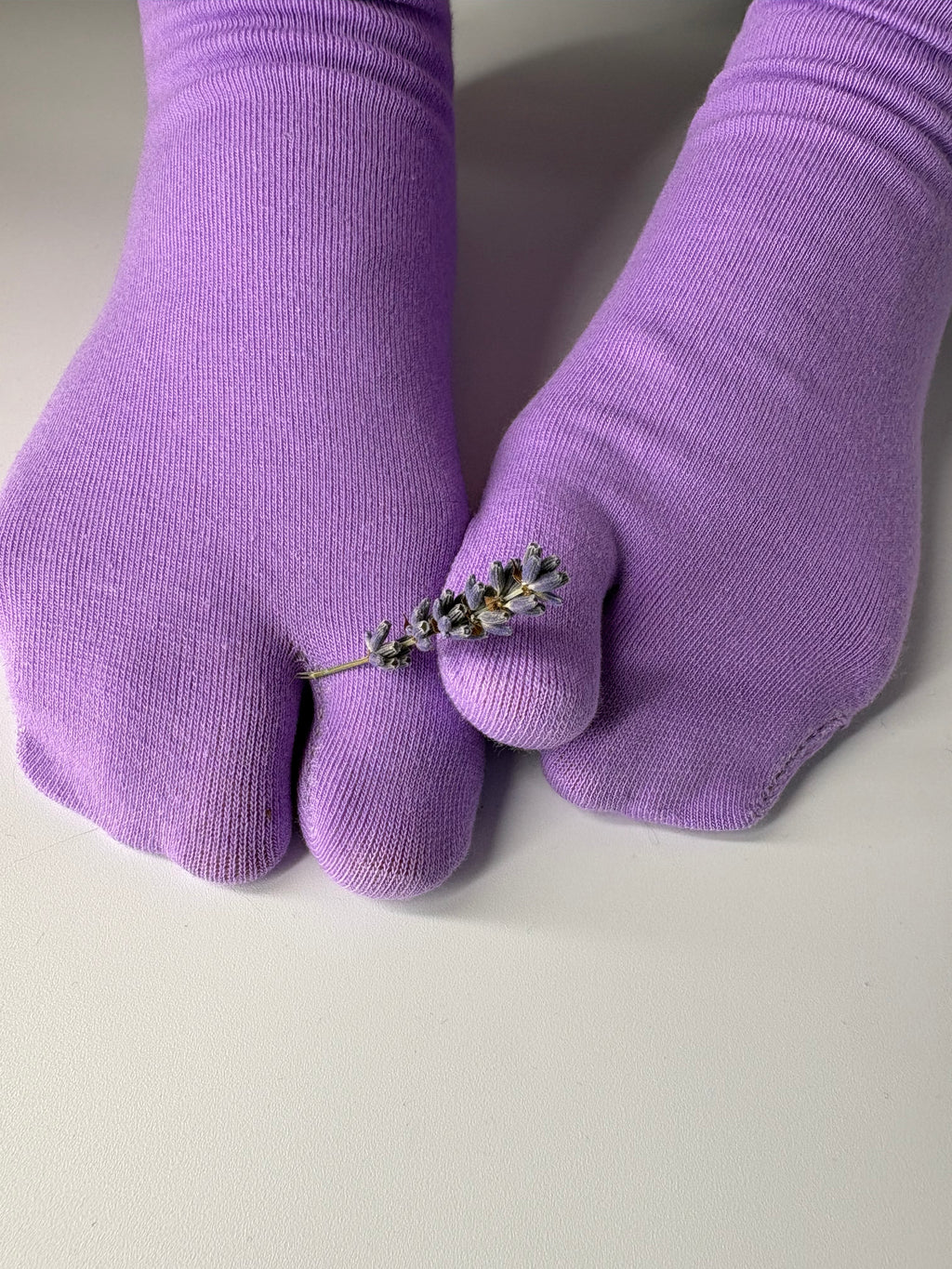 Lilac essential crew Tabi socks