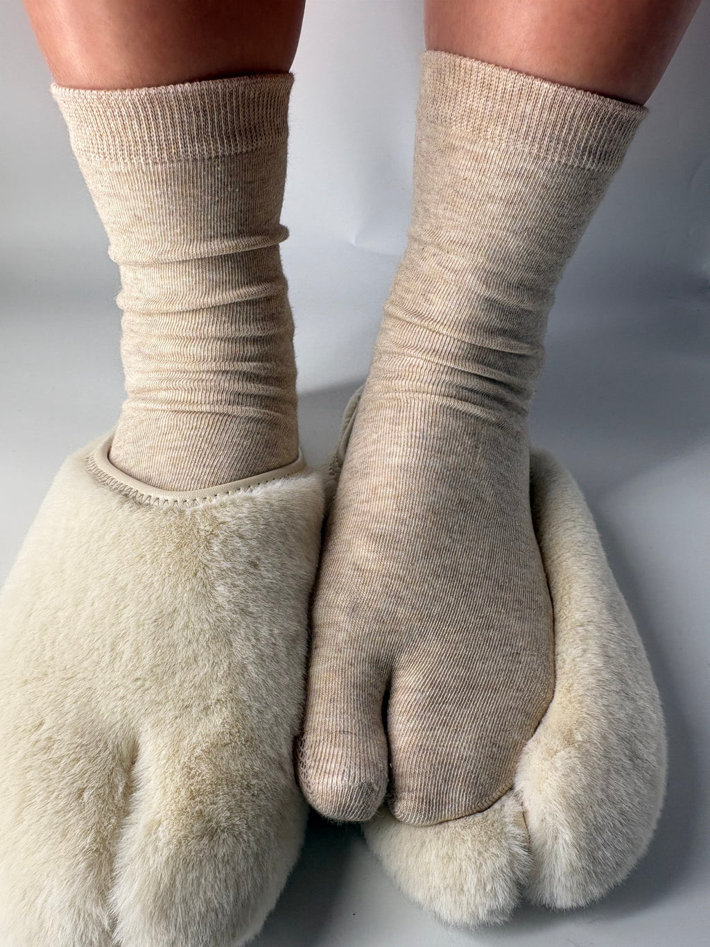 Everyday oat plain Tabi Co. socks