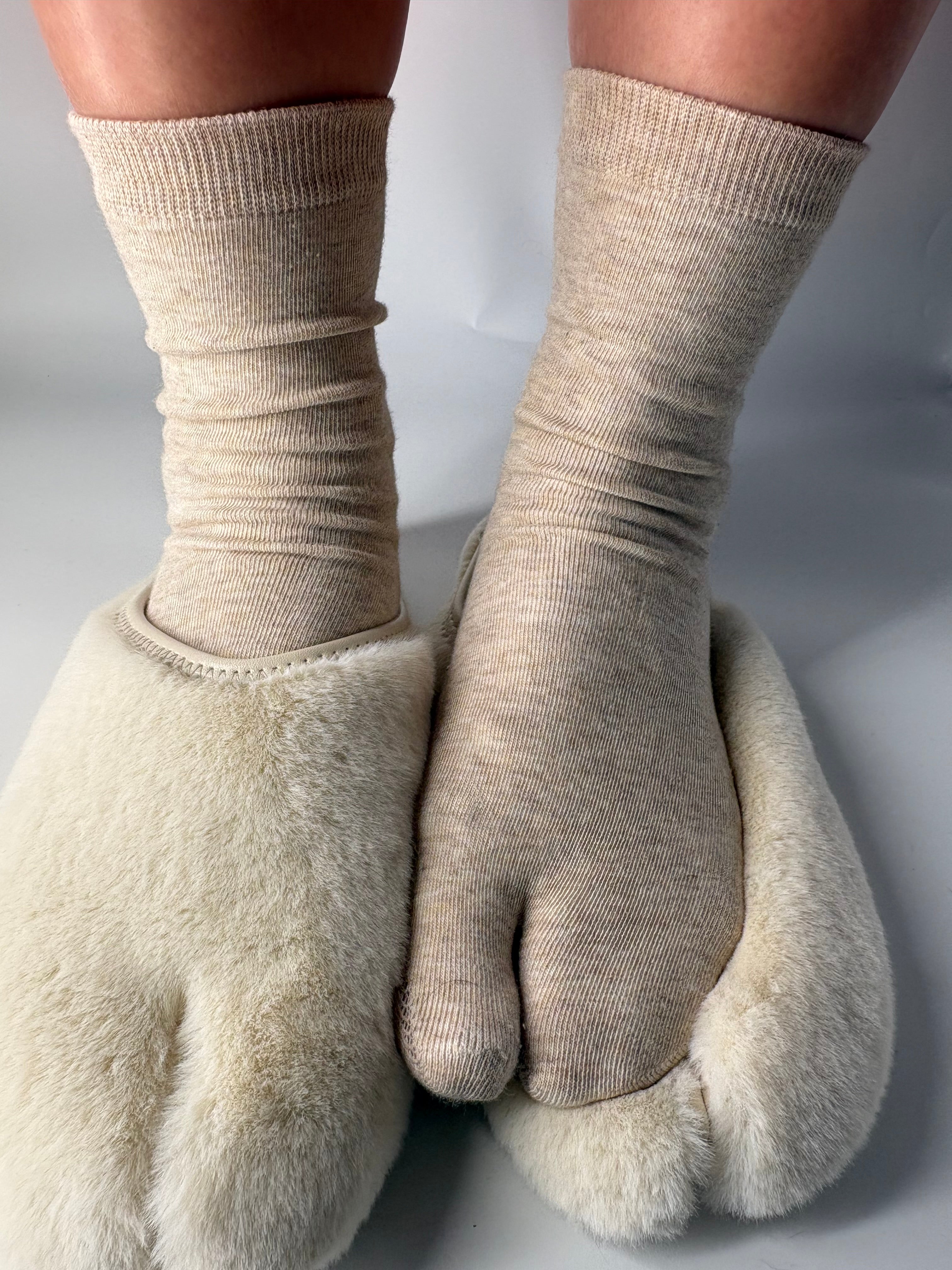 Everyday oat plain Tabi Co. socks