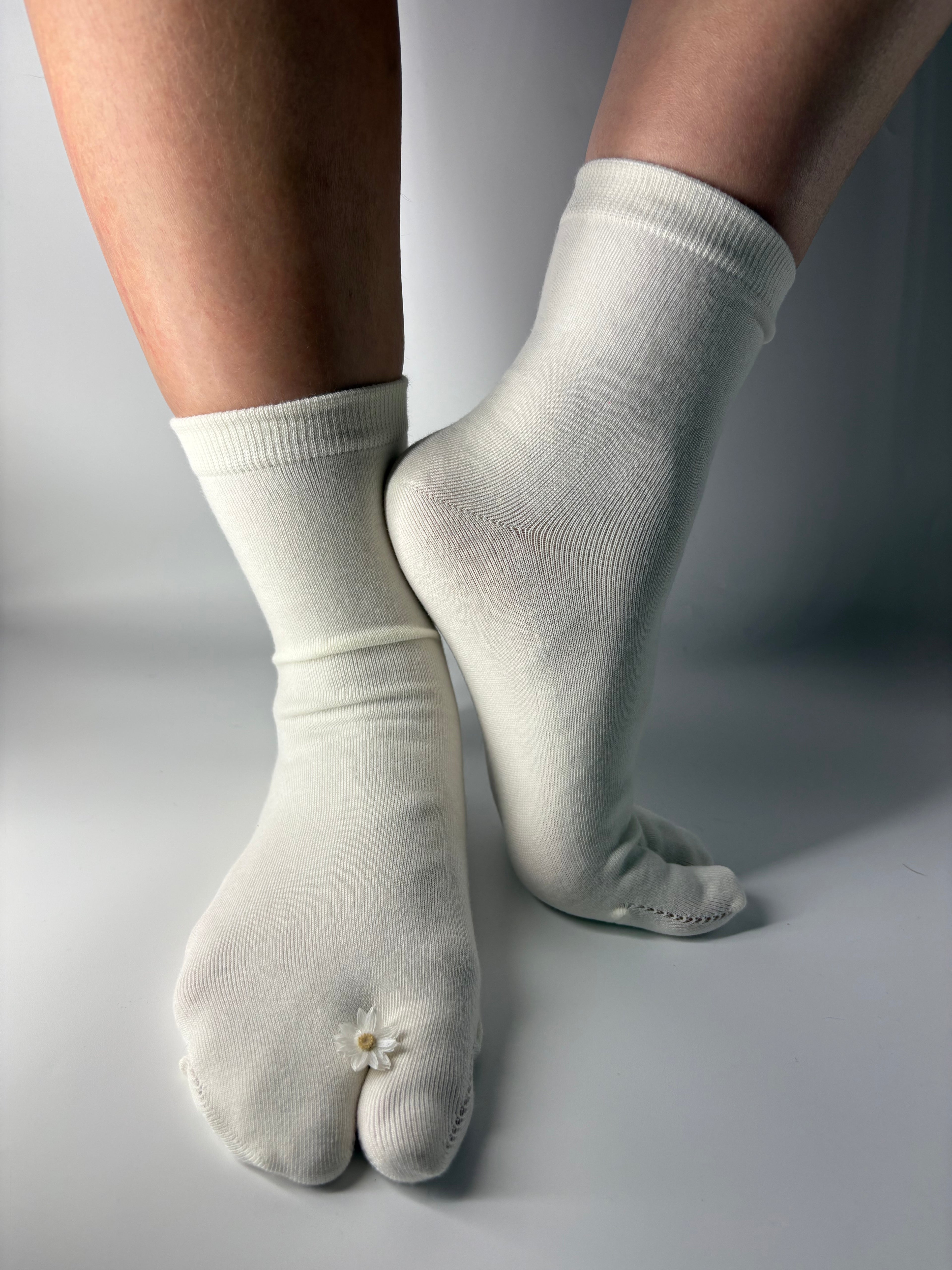 Everyday cream plain Tabi Co. socks