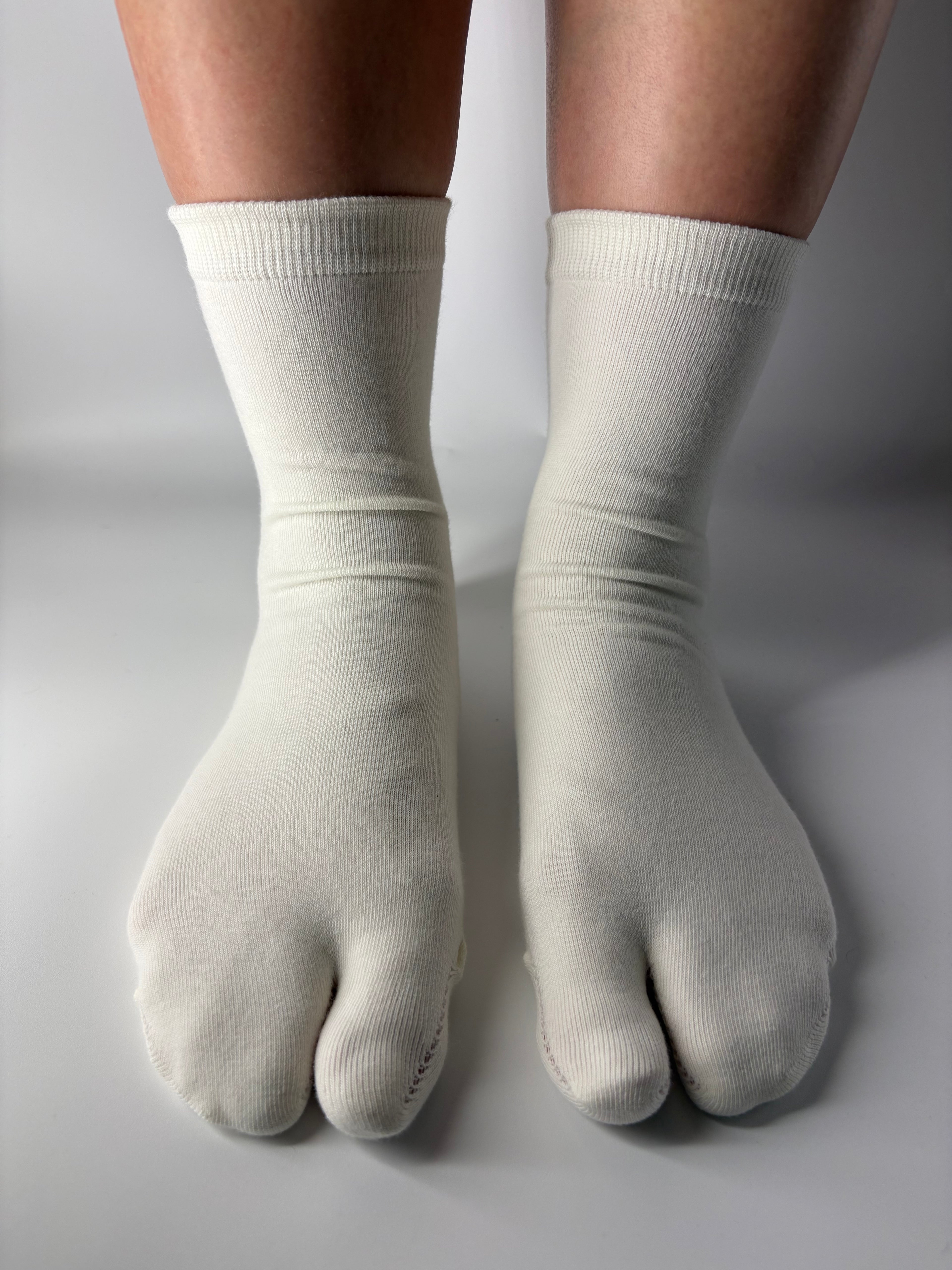 Everyday cream plain Tabi Co. socks