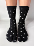 Black numbers pattern Tabi socks