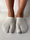 White Ankle no-show Tabi socks