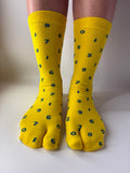 Yellow numbers pattern Tabi socks