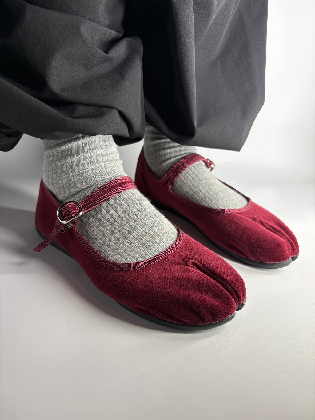 Marugo Mary Jane burgundy Tabi flats