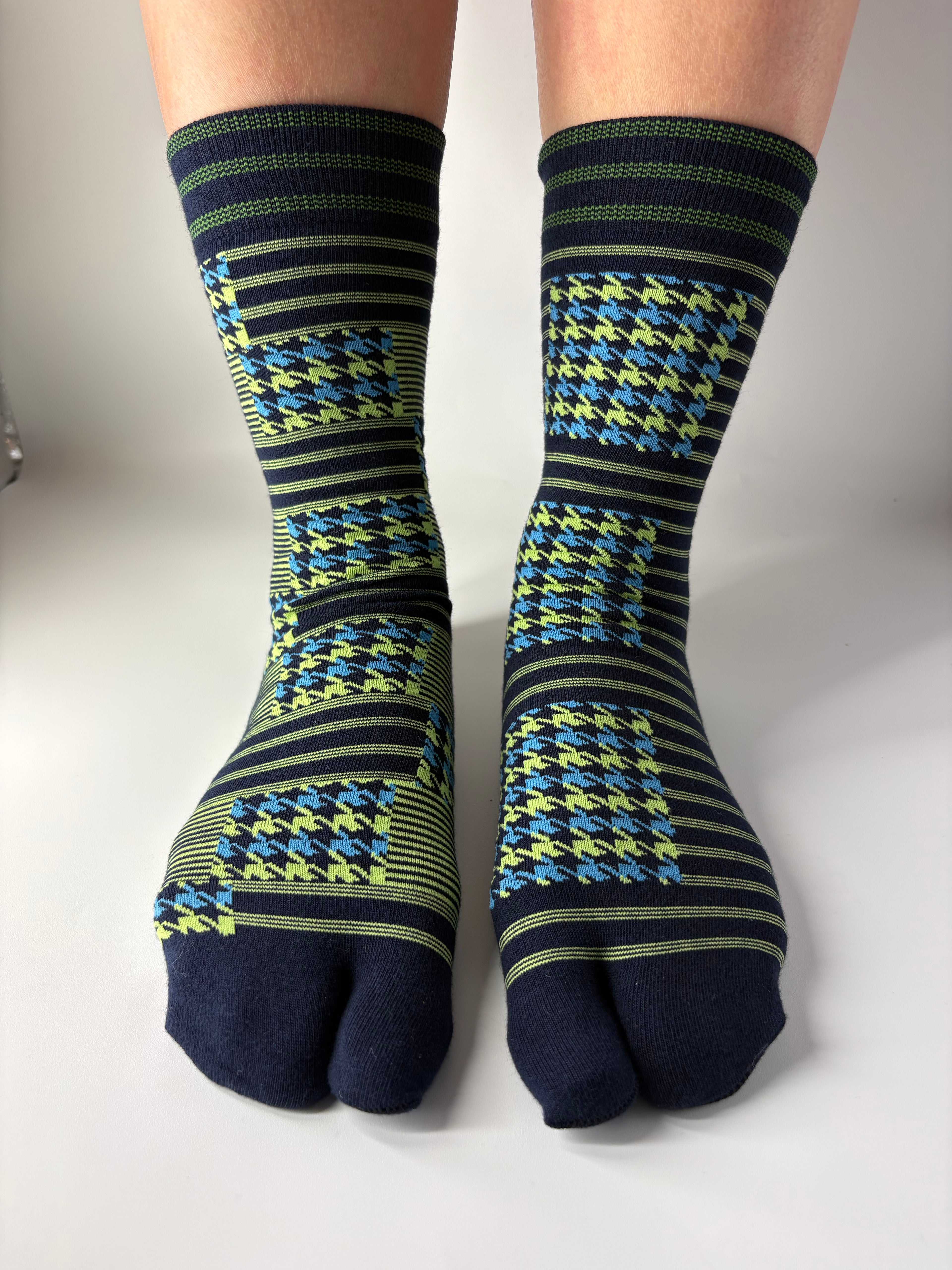 Navy, lime and Cyan Houndstooth graphic Tabi socks