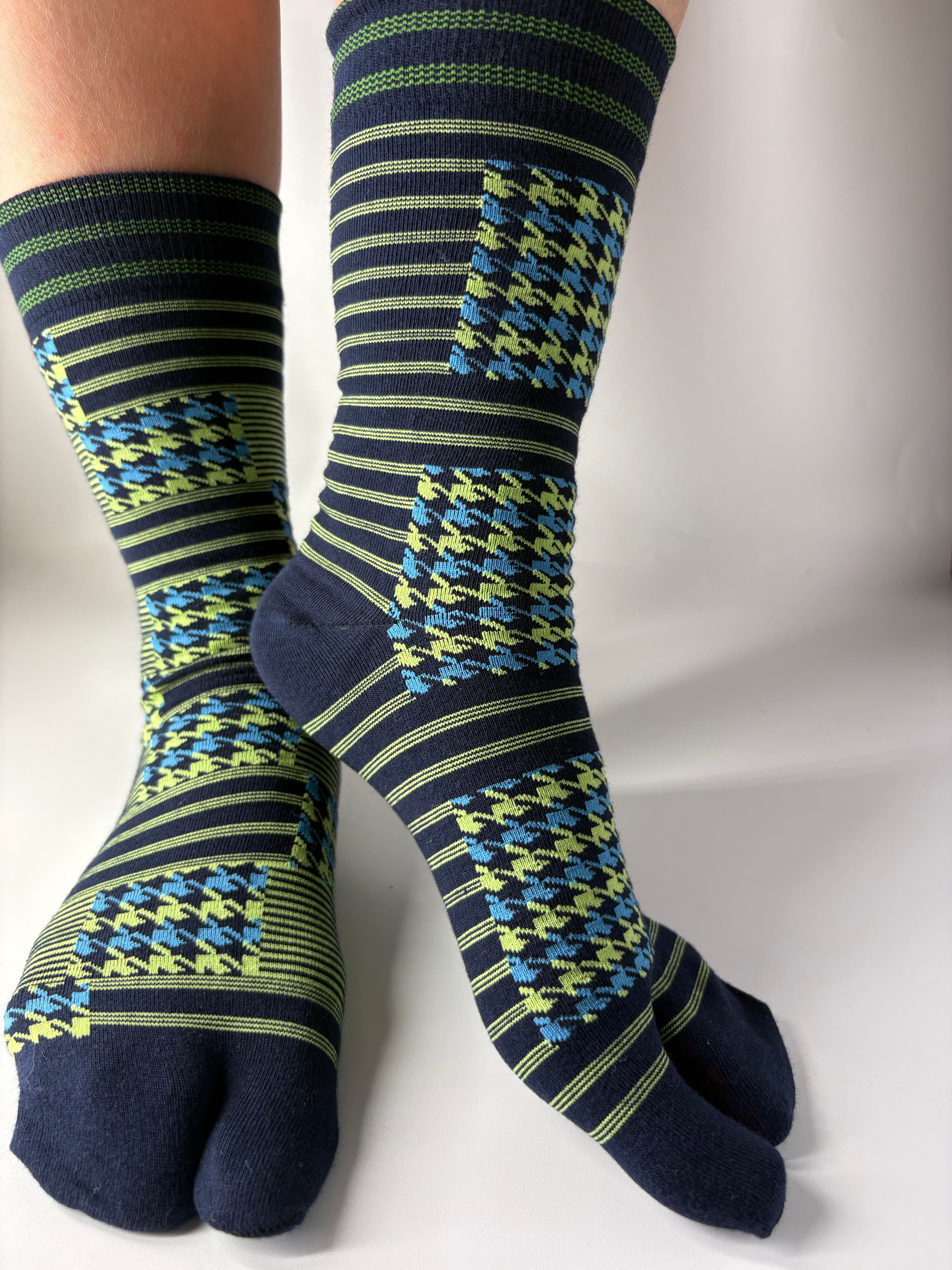 Navy, lime and Cyan Houndstooth graphic Tabi socks