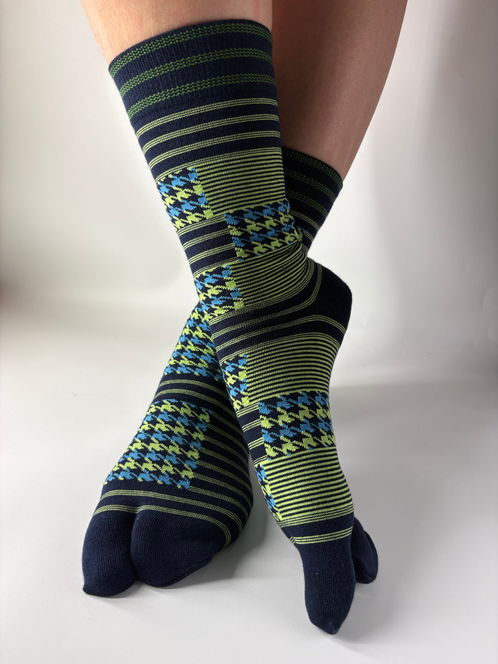 Navy, lime and Cyan Houndstooth graphic Tabi socks