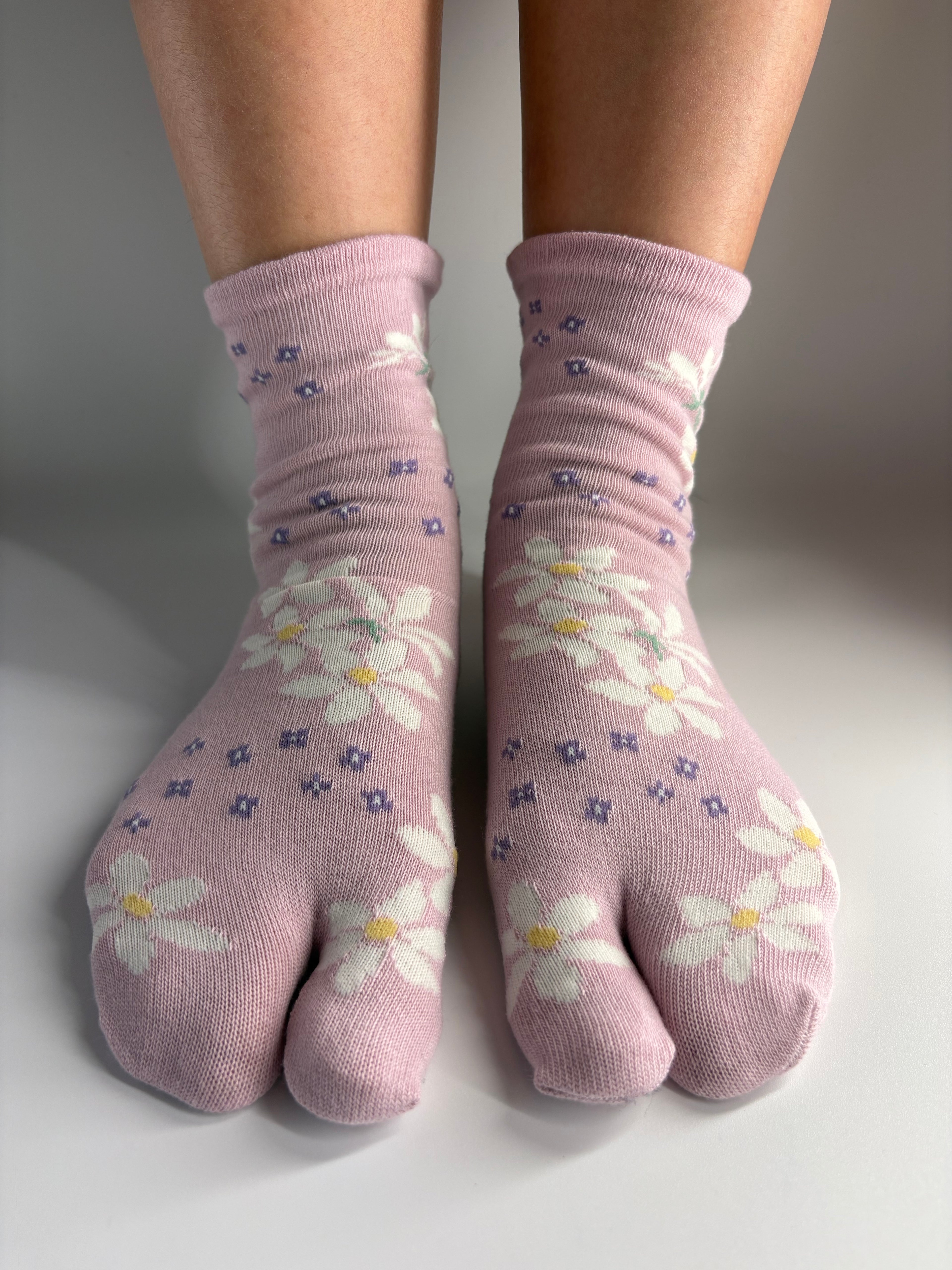 Sakura blossom print Tabi socks (XS size)