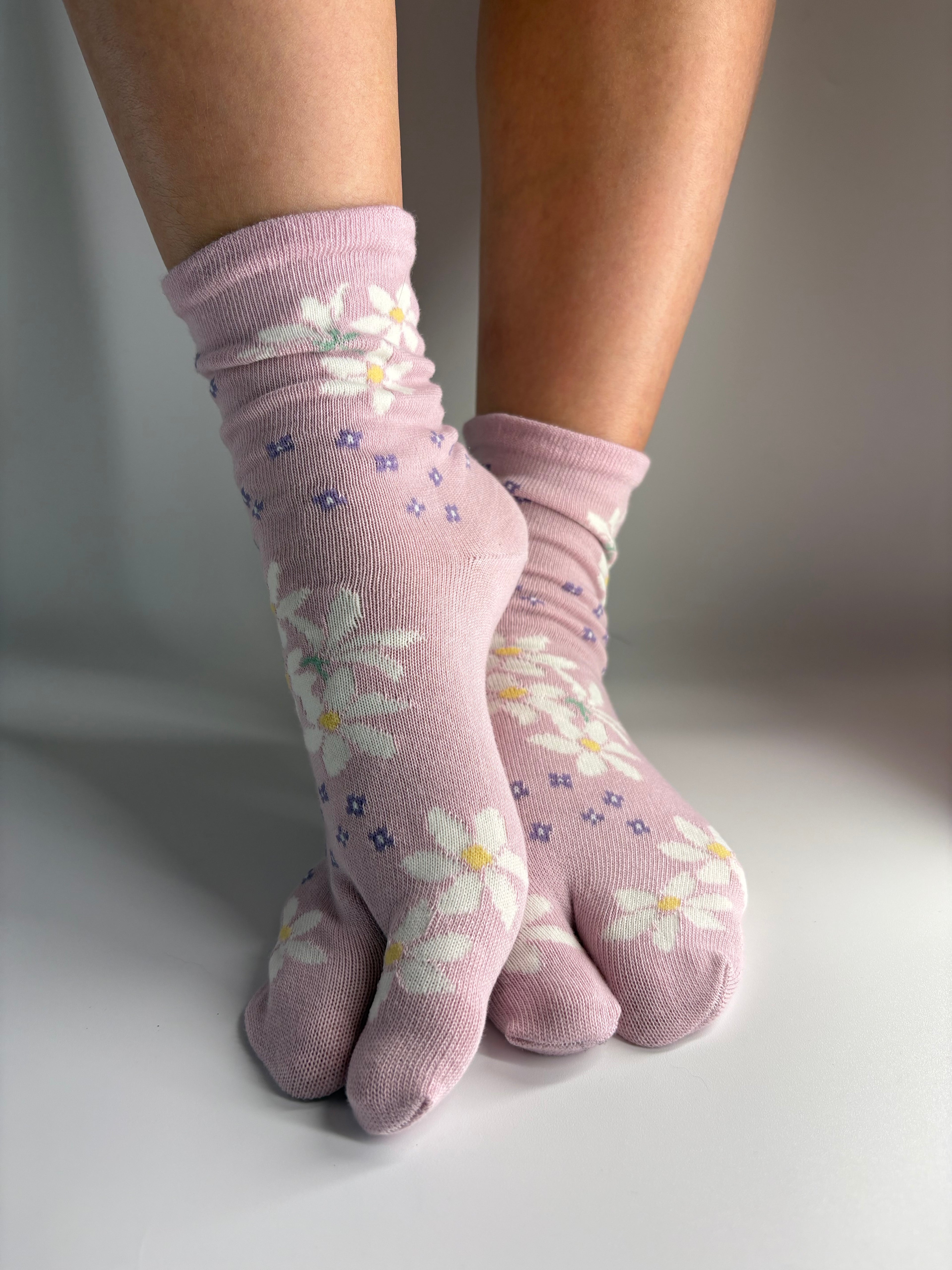 Sakura blossom print Tabi socks (XS size)
