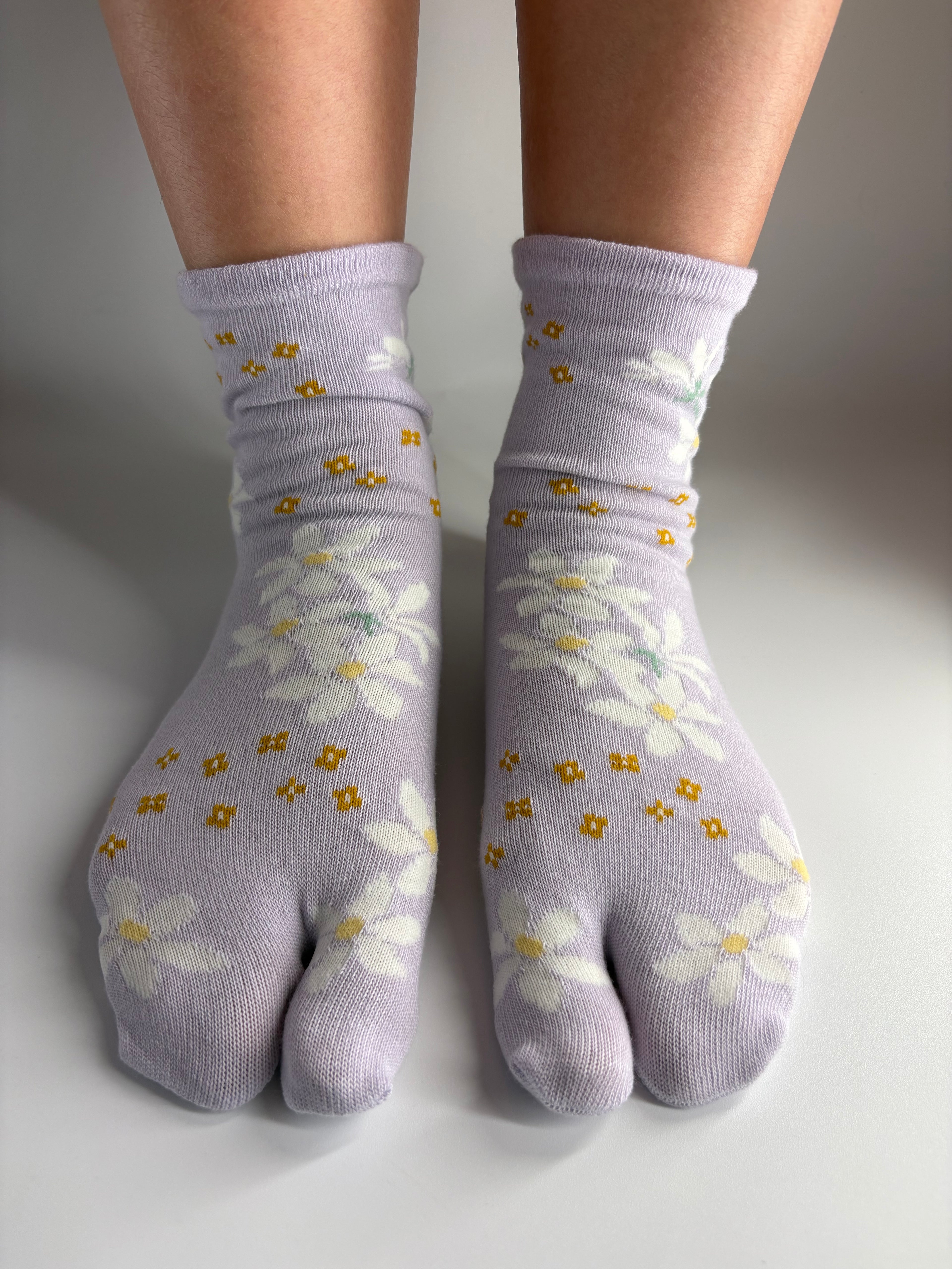 Sakura blossom print Tabi socks (XS size)