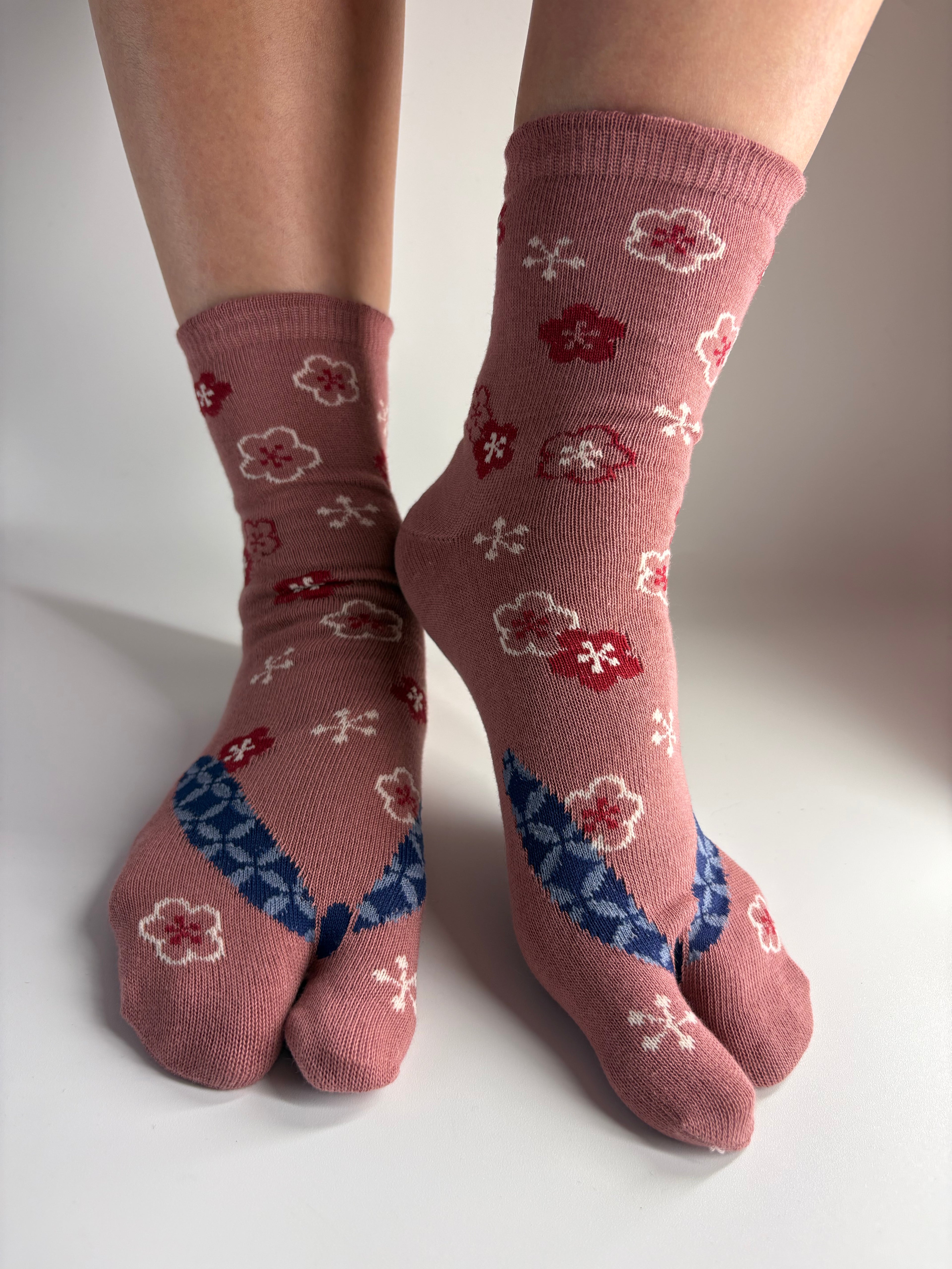 Geta and blossom print Tabi socks