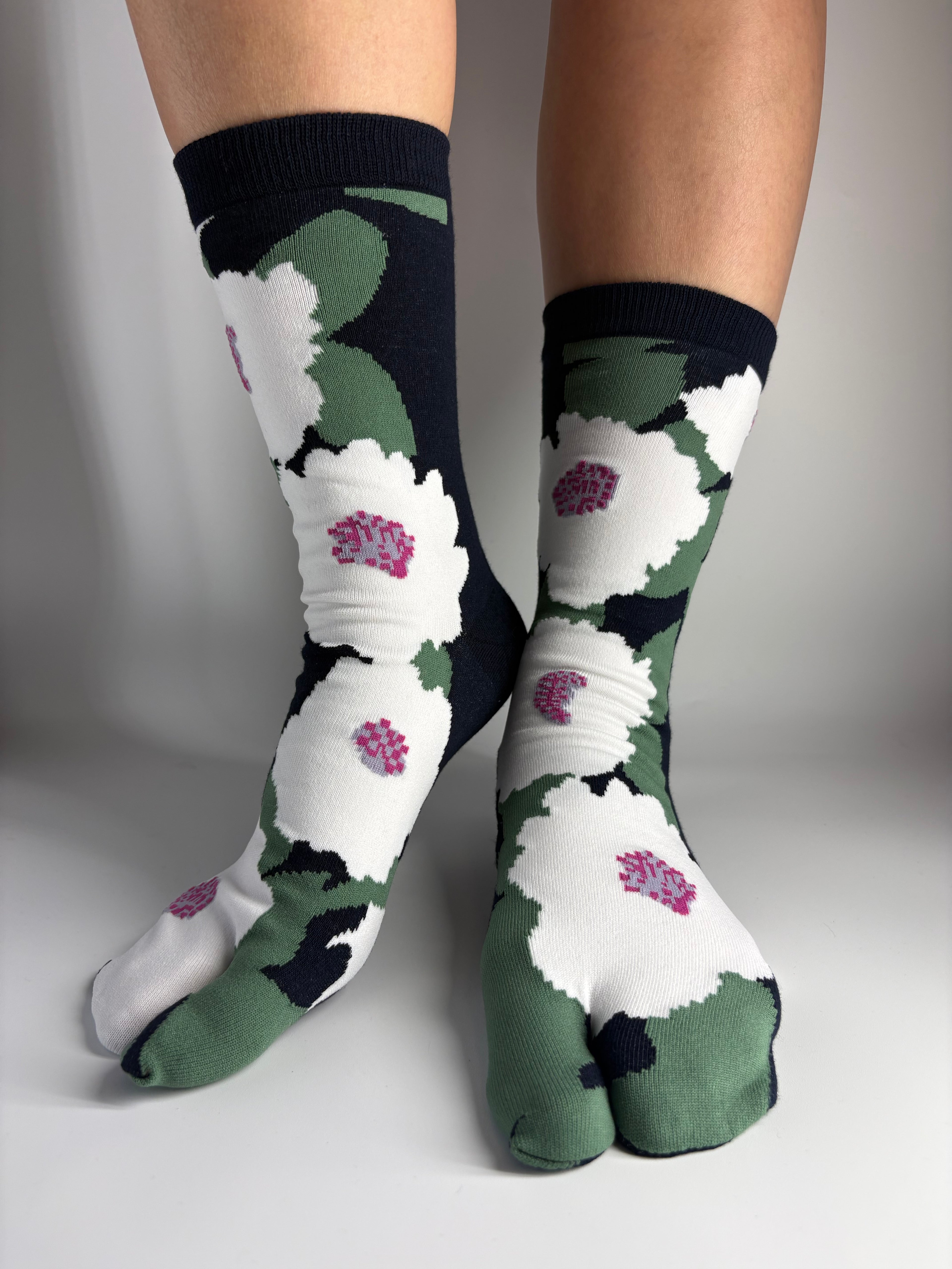Poppy Field Tabi socks