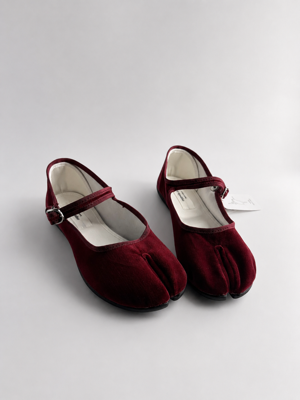 Marugo Mary Jane burgundy Tabi flats