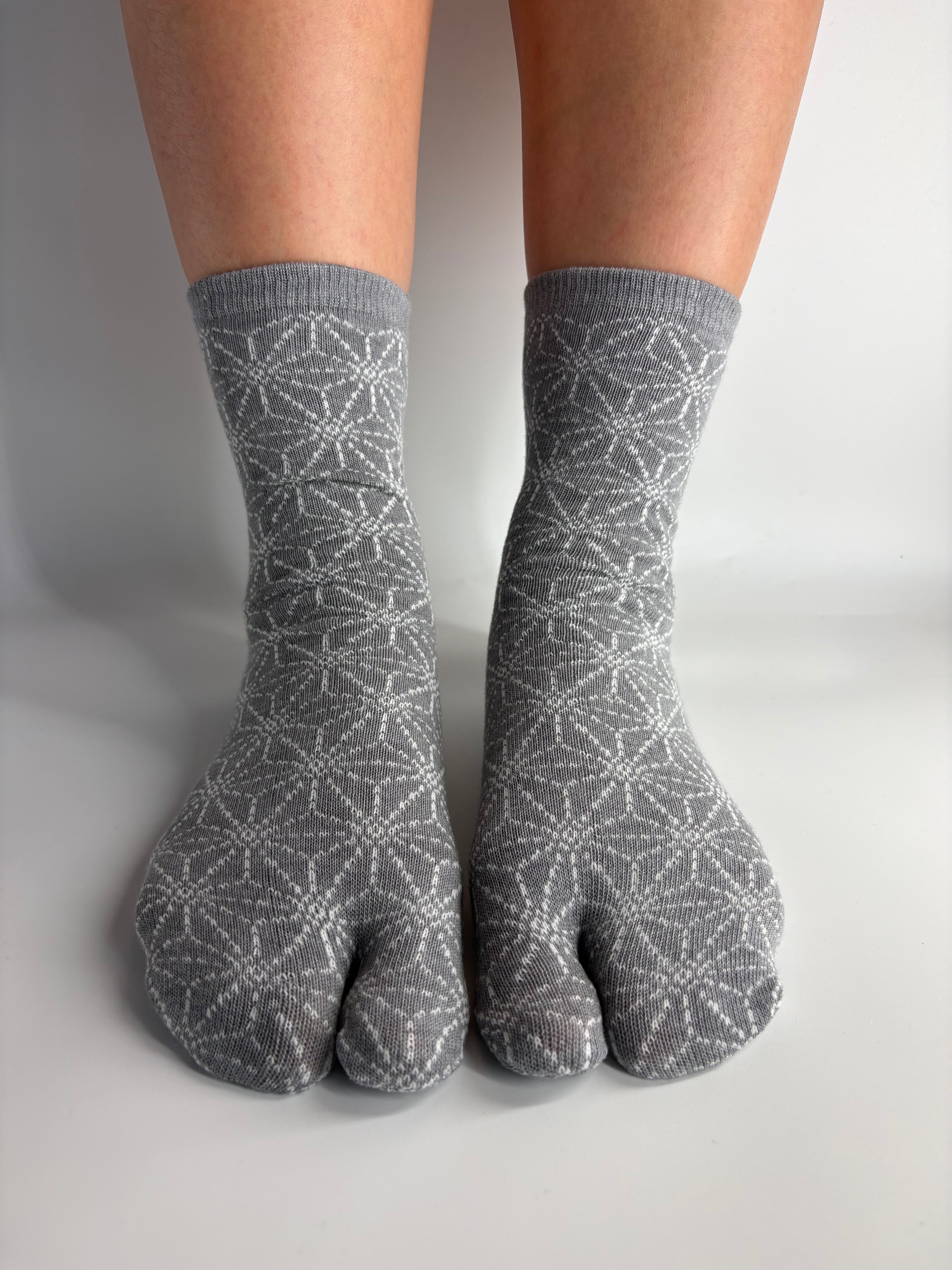 grey asanoha print on tabi crew socks