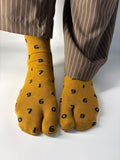 Umber numbers pattern Tabi socks